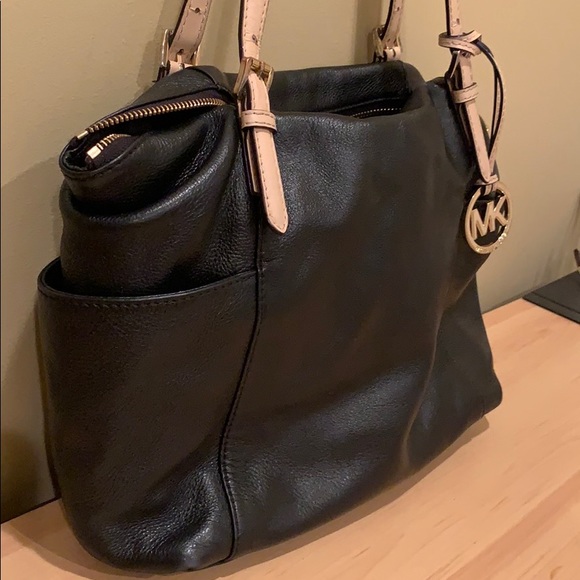 Handbag - Picture 2 of 3